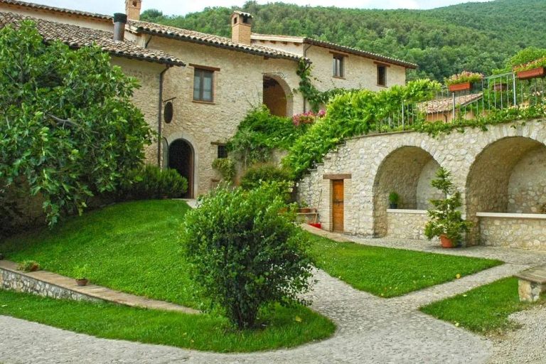 casale amici 768x512